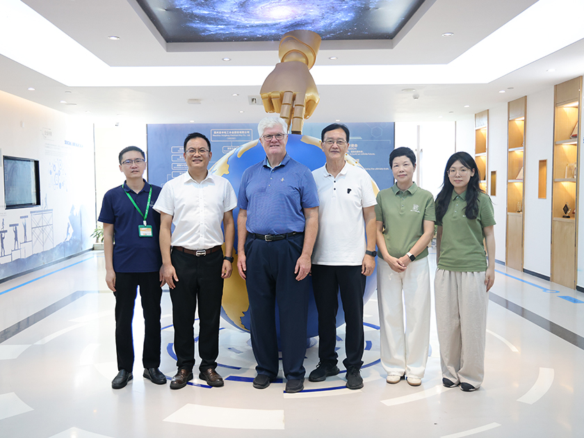 美國肯恩大學原常務(wù)副校長菲利普·康納利先生蒞臨溫州宏豐參觀交流